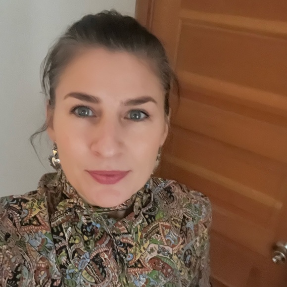 Meet your Posher, Amber - Picture 2 of 2